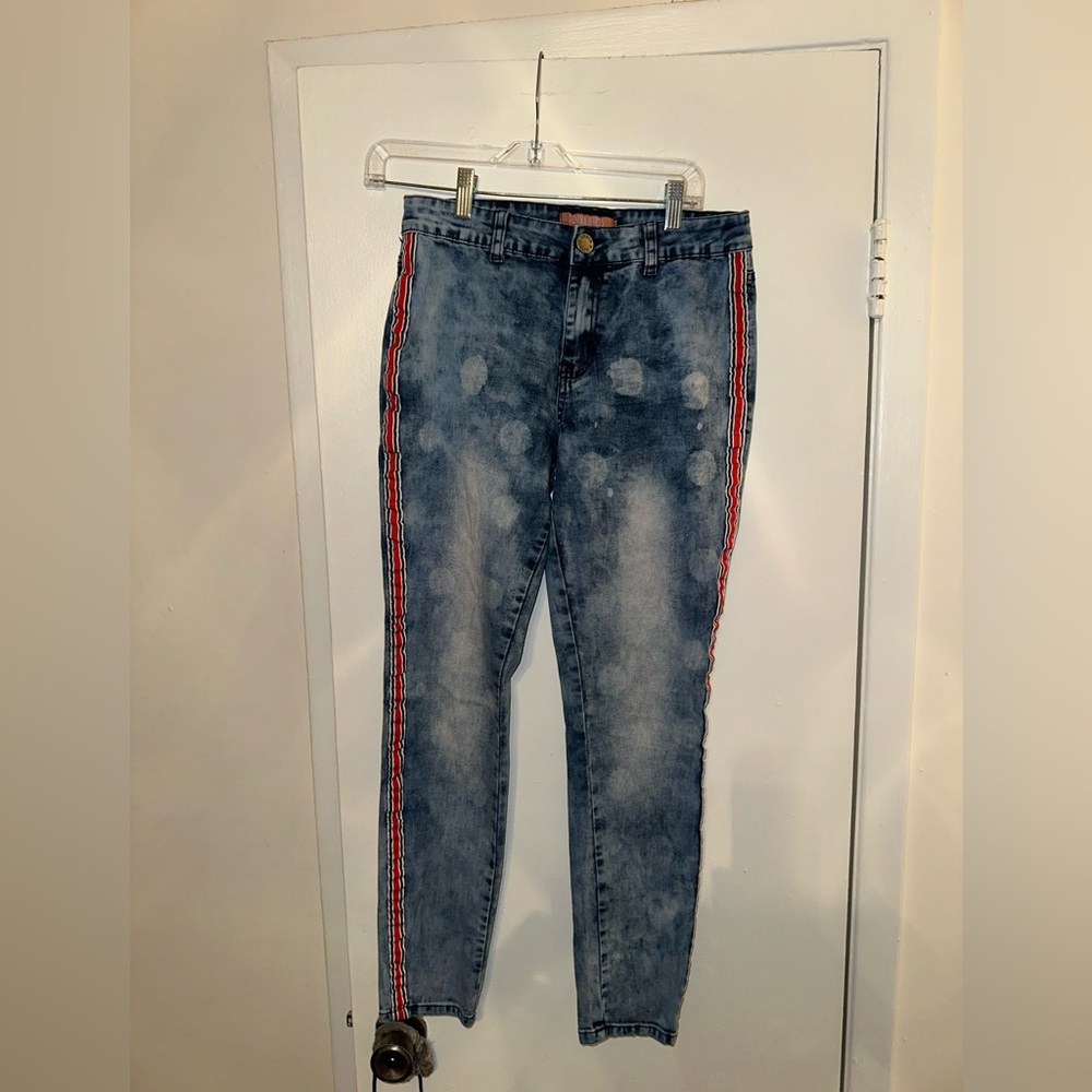 Denim and Rivet Stylish washed Blue Jeans with Red Stripe